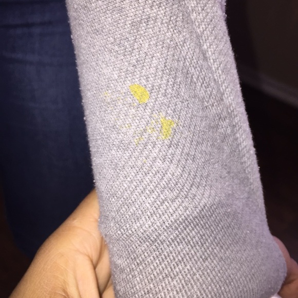 2 Sweaters - Picture 4 of 8